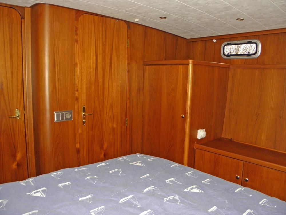 Aft cabin, Accommodation